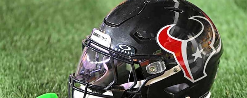 Texans Predicted to Dump Former Chiefs Super Bowl Champion