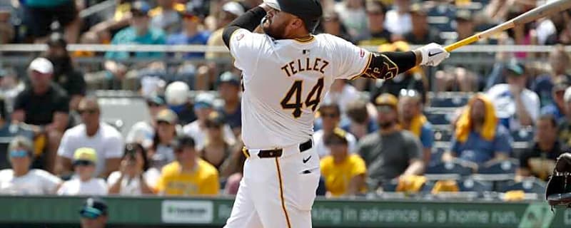 Rangers Sign Former Pirates First Baseman