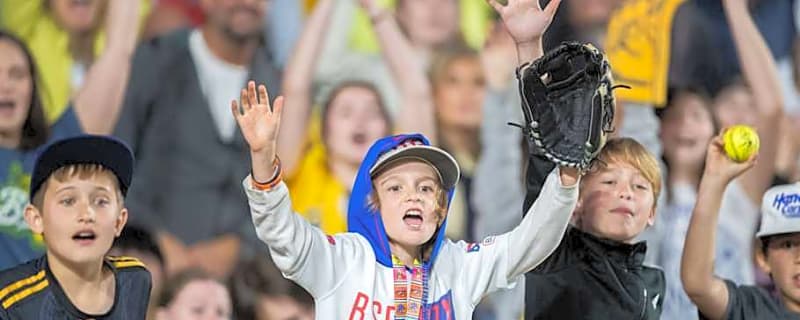 New Orleans Saints QB takes part in the Bananas' visit to the Caesar's Superdome