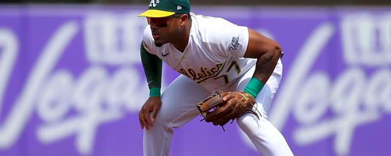 A's Lose Ibáñez to Mets with Muncy Already Sidelined