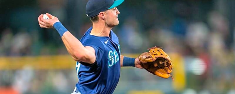 Seattle Mariners Third Baseman Draws Rave Reviews From Coaches For His Defense