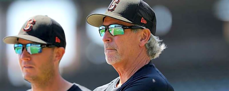 Ron Wotus Pulled Back into Giants Dugout by Tony Vitello, WBC