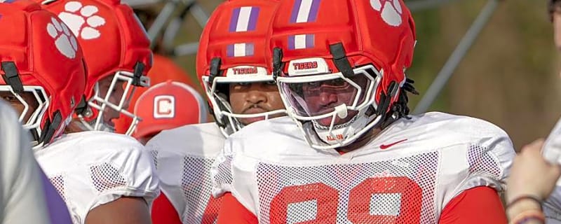 The State of Clemson's Defensive Line Room Following Vic Burley's Arrest