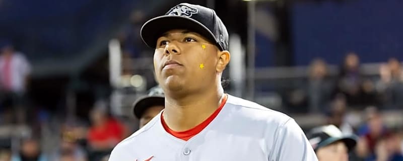 Reds Top Prospect Homers for Third Straight Game as Massive May Continues