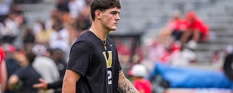 Jared Curtis Still Day-To-Day Ahead of Vanderbilt Football Matchup With Ole Miss