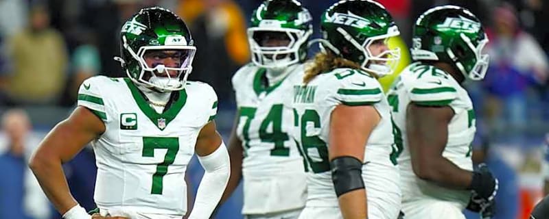 Jets $40 Million QB Projected to Bolt for Deal With Browns