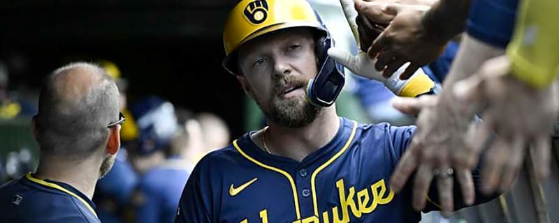 Cardinals Have Clear Free-Agent Case for Rhys Hoskins