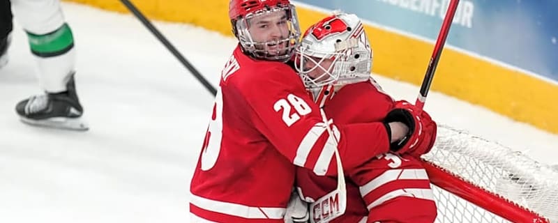 Wisconsin men's hockey hangs on to reach national title game