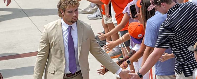 Clemson Tigers LB Reflects on Adversity as Tigers Battle Through 2025