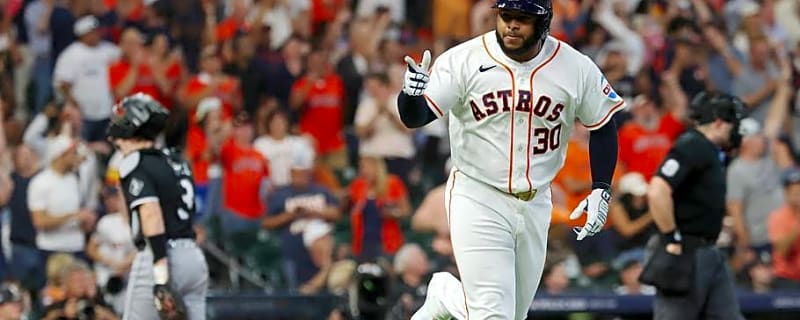 Ex-Cardinals Slugger Cut by Astros, Should St. Louis Bring Him Back?
