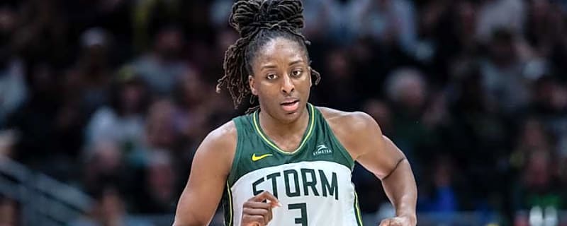 Sparks Enter Win-Now Mode With Nneka Ogwumike Reunion