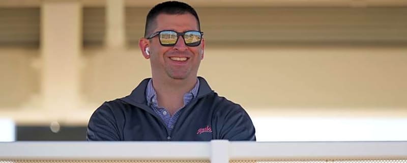 MLB Analyst Suggests Reds Re-Sign Familiar Face