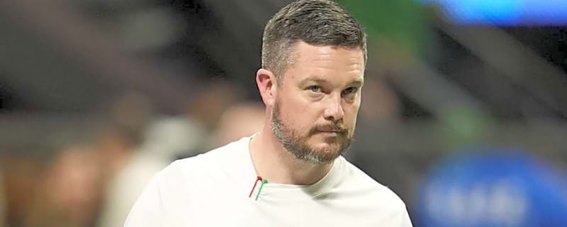 Oregon Freshman Tradarian Ball Turns Heads with Jersey Number