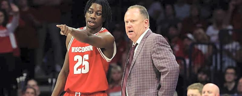 Greg Gard pitting John Blackwell and Nick Boyd against each other to ramp up Badgers practice intensity