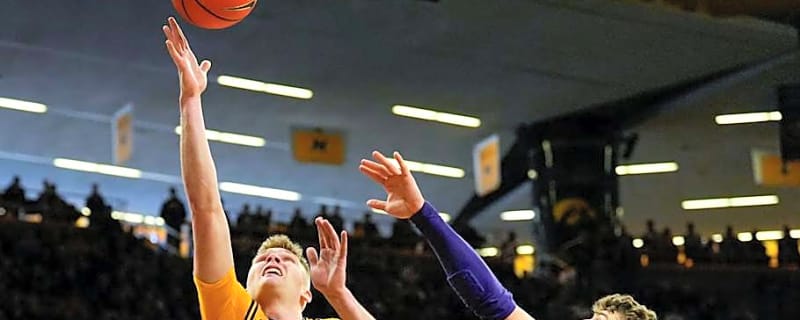 Iowa's Bennett Stirtz Sets Career High and Ties Team Record