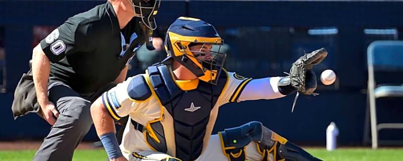 Brewers Lose 8-Year Veteran Backstop to Opt-Out