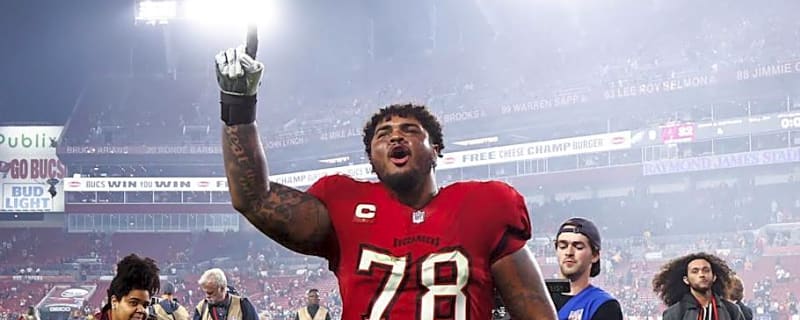 Buccaneers offensive lineman lands high on PFF Top 50