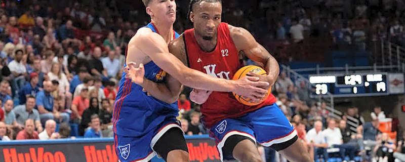 Social Media Reacts to Darryn Peterson&#39;s Masterful Kansas Debut