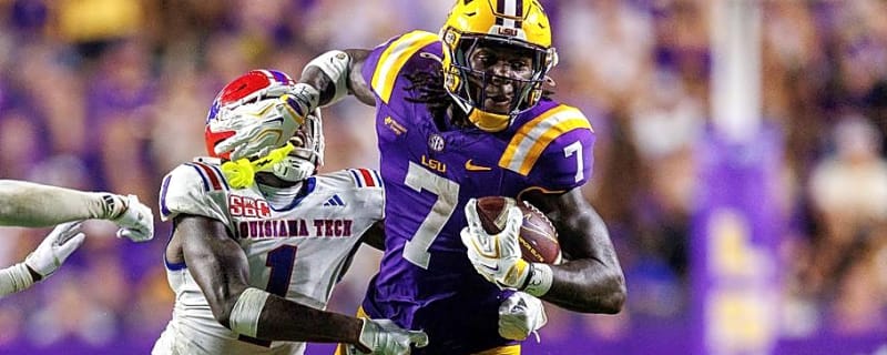 LSU TE Trey'Dez Green Avoids Severe Injury After Being Carted Off