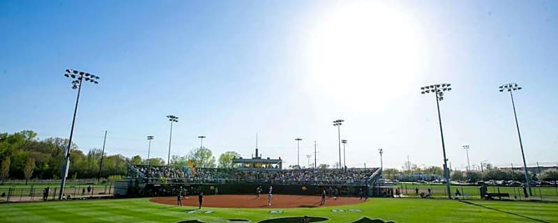 Iowa Softball Sets Numerous Records in 21-Run Conference Win