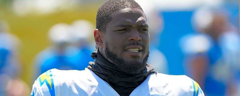 Chargers LB Denzel Perryman suffers injury vs. Chiefs in Week 1