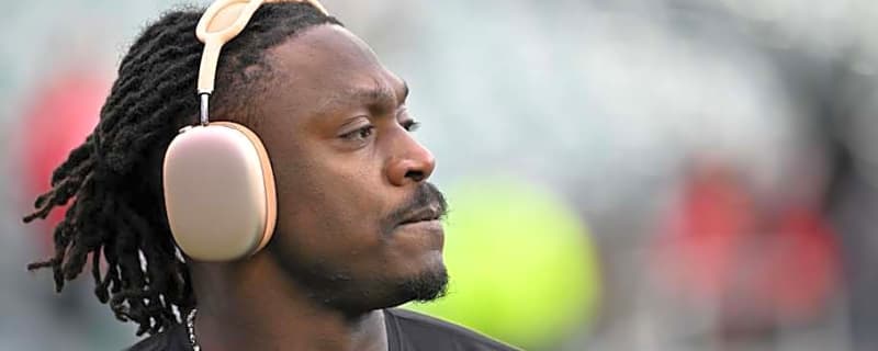 Ravens Considered Among Favorites to Land Eagles Star WR