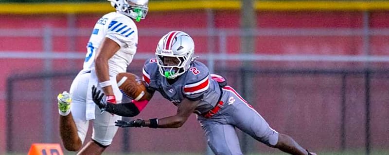 Early Signing Day: Fluid cornerback Carsen Eloms signs with the Wisconsin Badgers