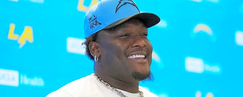 Former Chargers Defensive Lineman Goes Viral After Throwing Famous Streamer in a Pool