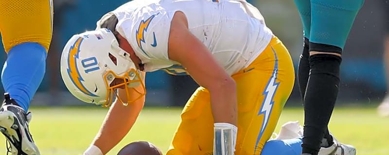 Justin Herbert&#39;s injury scare highlights Chargers&#39; baffling incompetence