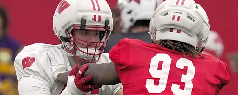 Wisconsin Badgers offensive lineman enters transfer portal hours before it closes