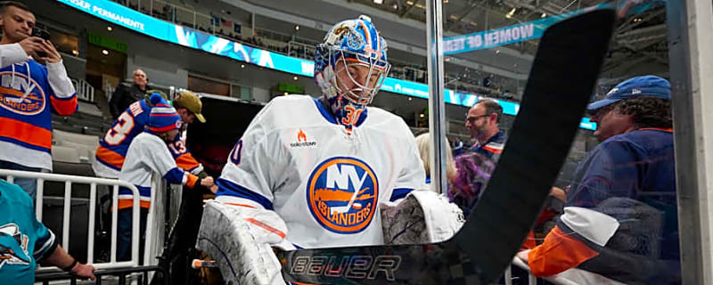 Islanders Goalie Has No Plans to Leave