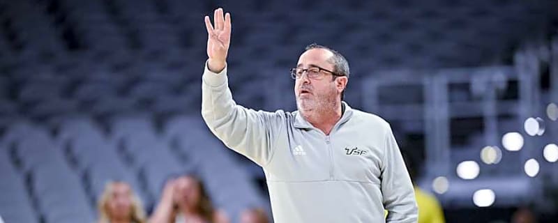 Dallas Wings coach Jose Fernandez sets high bar for Paige Bueckers