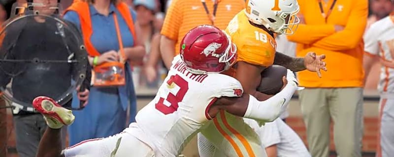 Tennessee Football&#39;s DeSean Bishop Exits and Doesn&#39;t Return Following Injury