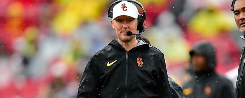 USC, Oregon Renew Rivalry in Penalty-Filled Battle