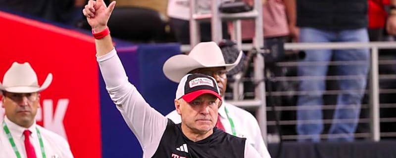 What does top transfer offensive lineman bring to Red Raiders?