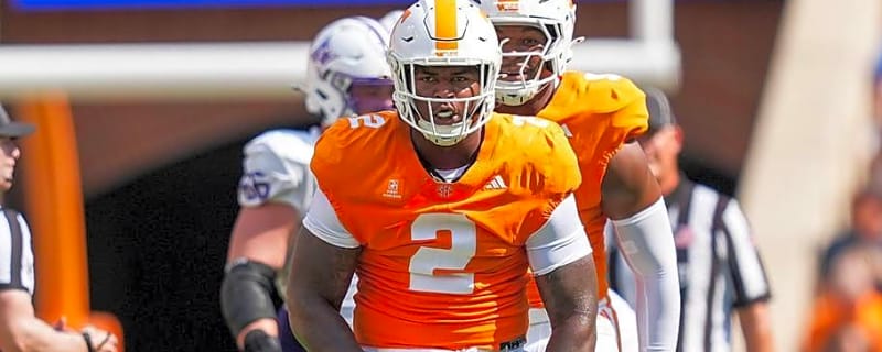 Tennessee Defender Xavier Gilliam Makes Program History in Debut