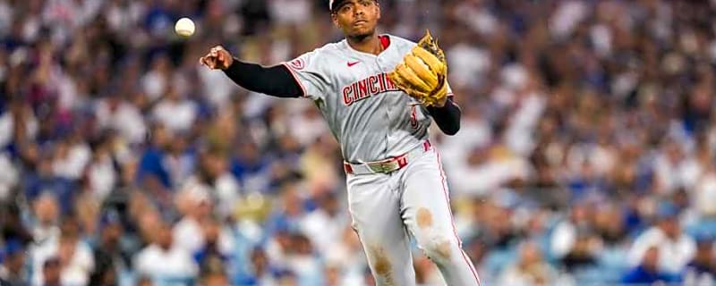 Two Cincinnati Reds Infielders Named Finalists for Prestigious Gold Glove Award