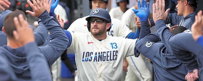 Dodgers' Max Muncy Exits Saturday's Game vs Cubs in 4th Inning