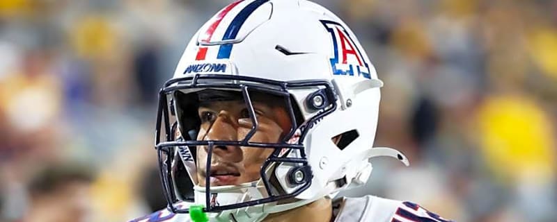 Arizona's Dominic Lolesio Elevating at Defensive End Position