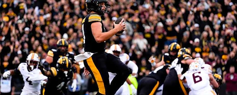 Iowa Sees No Change in Bowl Game Projections