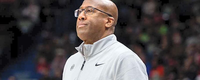 Mike Brown Didn't Tell Knicks Veteran Before Benching Him