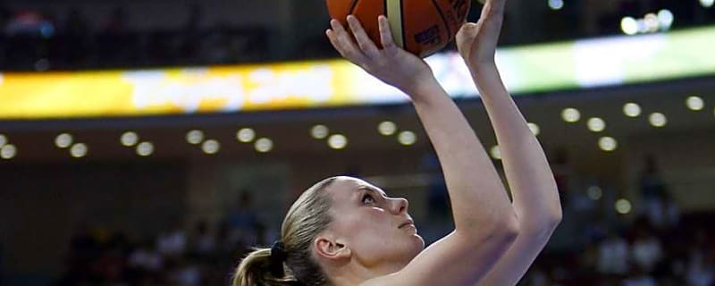 Taylor And More International Stars Help Phoenix In 2005