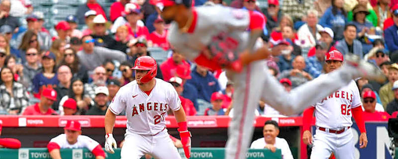 Angels Free Agent Pitcher Signs With AL West Rival