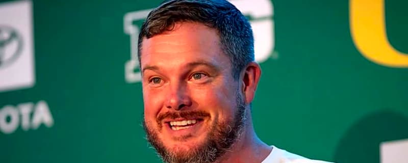Dan Lanning Surprises Fans With New Look At Oregon's First Spring Practice