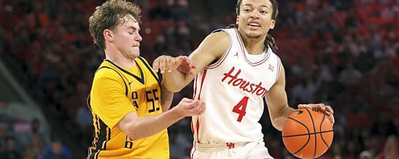 No. 1 Houston Basketball Crushes Oakland at Home