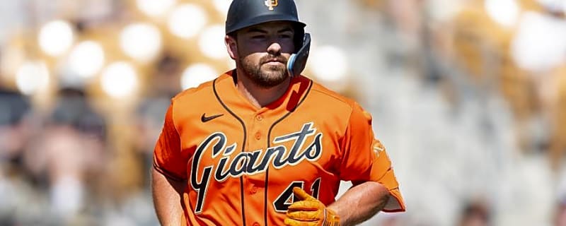 Mariners Acquire Former Giants Infielder as Search for a Right-Handed Bat Continues