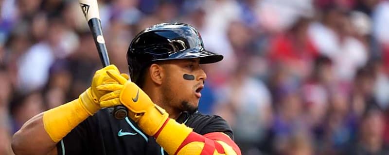 Diamondbacks Star Catcher Exits Game with Back Injury