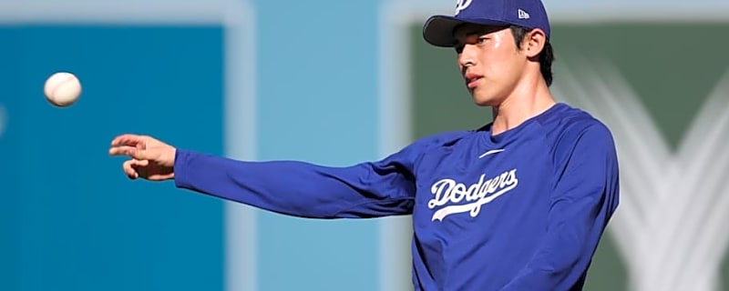 Dodgers&#39; Roki Sasaki Compared to Cy Young Pitcher, Gets Insight From Him