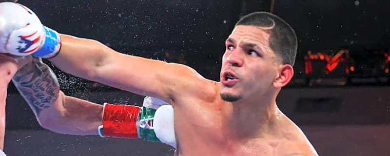 Edgar Berlanga Trades Shots With Oscar De La Hoya, Calls Him A Stripper