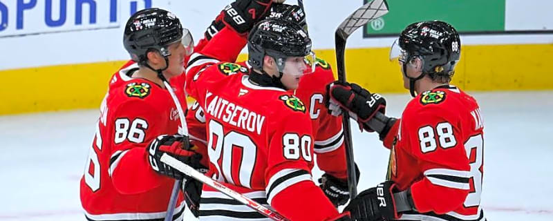 Blackhawks snap 3-game losing skid, beat Kings 2-1 in complete game